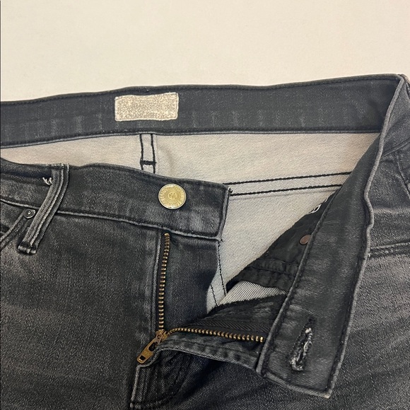 MOTHER THE RUNAWAY IN LIES & SHADOWS LOW RISE BLACK WASH FLARE DENIM SIZE 25 - Picture 7 of 16